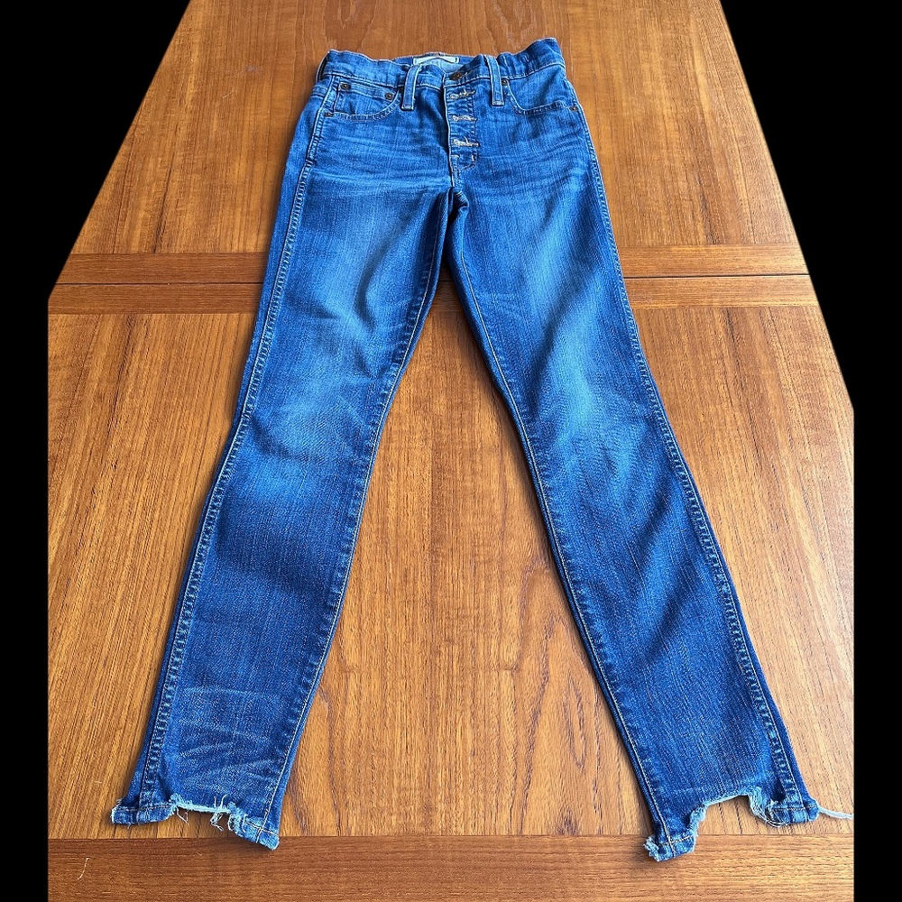 🚨 PSA: Your Closet Needs These Jeans! 🚨